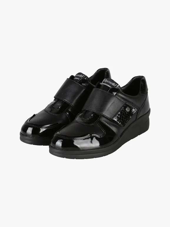 Riposella Zapatos de mujer de piel con correa y cuña.