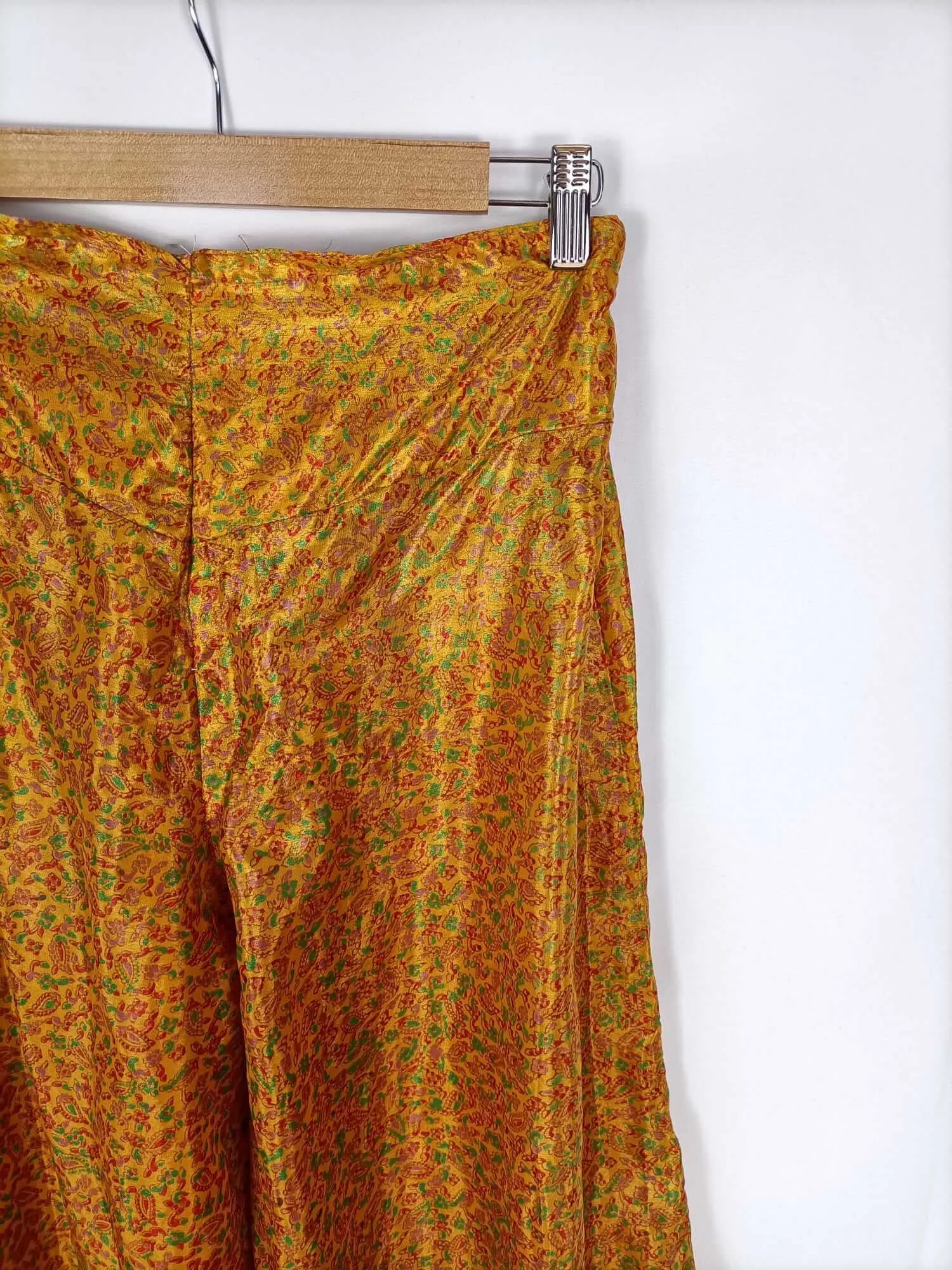 SENSE. Pantalón fluido mostaza TU